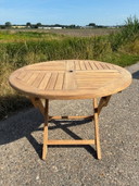Bellissimo tavolo rotondo da giardino in teak, diametro 100 cm, di alta qualità.