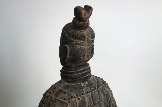 Image 1 of Paire de guerriers chinois en terre cuite, H52 et H 40cm