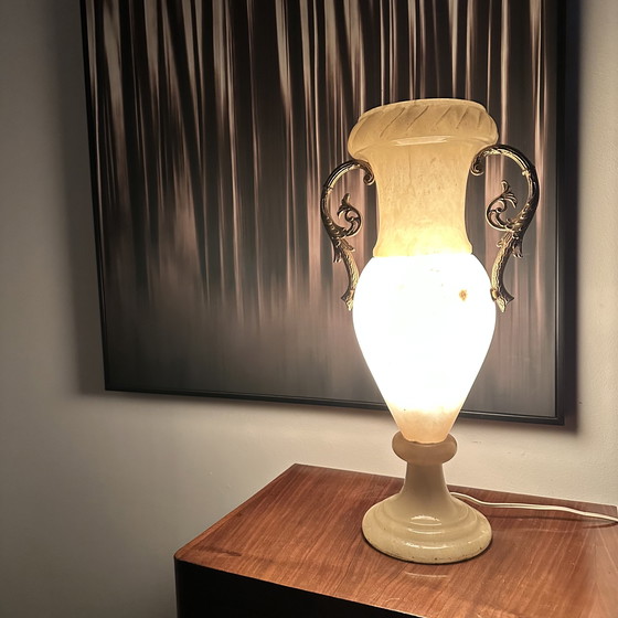 Image 1 of Lampe de table amphore vintage aspect albâtre – France, vers 1960-1970