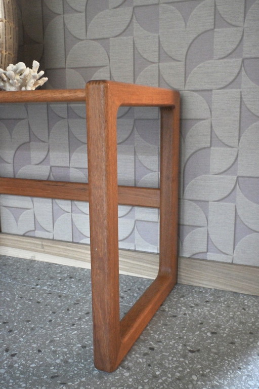 Mesa auxiliar vintage de roble macizo de diseño danés