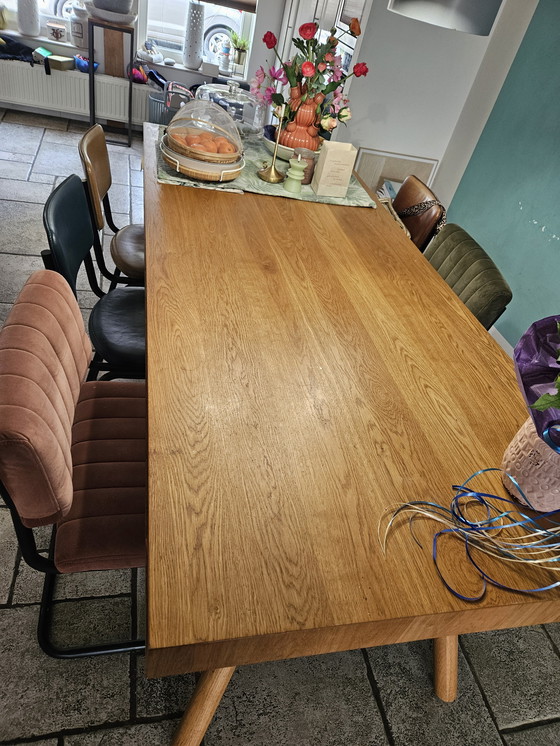 Image 1 of Table à manger séparée pouvant accueillir 6 à 8 personnes