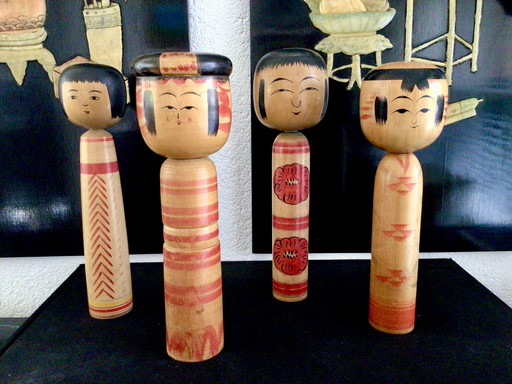 Set mit 4 japanischen Vintage-Kokeshi