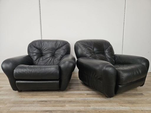 1970s Black Leather Club Chairs – fauteuils