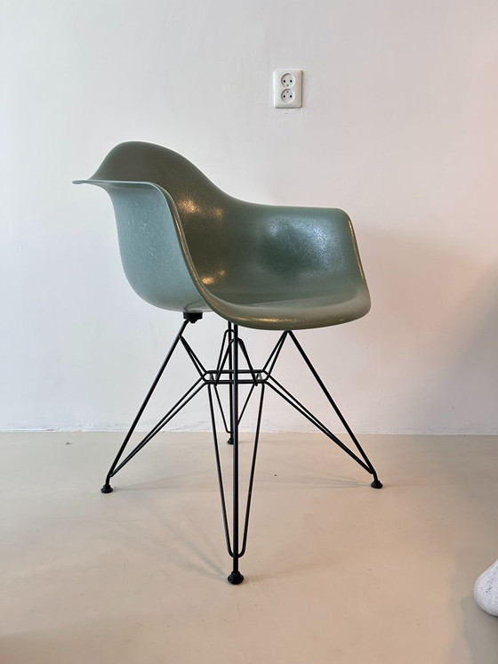 Image 1 of Vitra Eames DAR Fiberglass