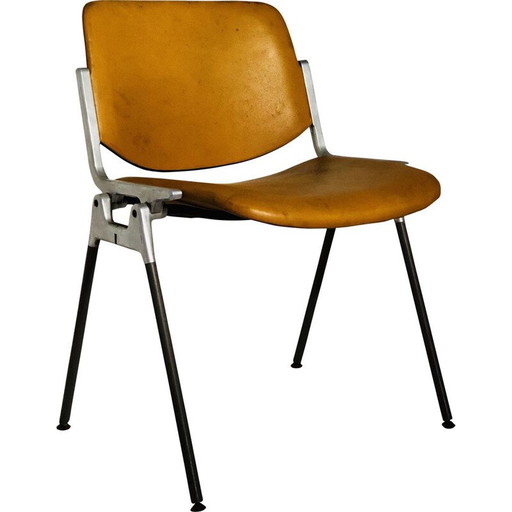 Sedia vintage in pelle di Giancarlo Pieretti