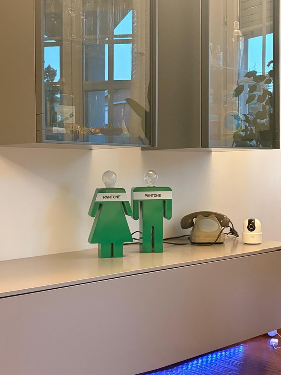 🟢 Coppia Lampade Design PANTONE "Adamo ed Eva" – Verde Iconico – Lampade da lettura, Legno (photo 10 of 13)