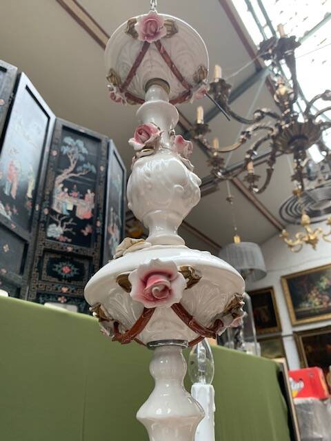 Lustre de Capodimonte. – Porcelain (photo 6 of 7)