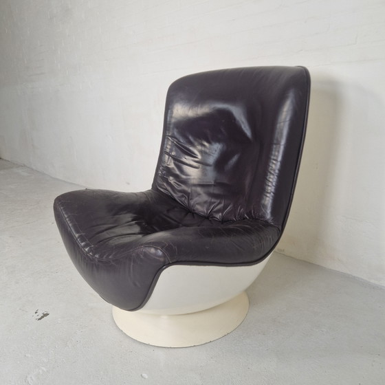 Image 1 of Poltrona a secchiello vintage dell'era spaziale, viola