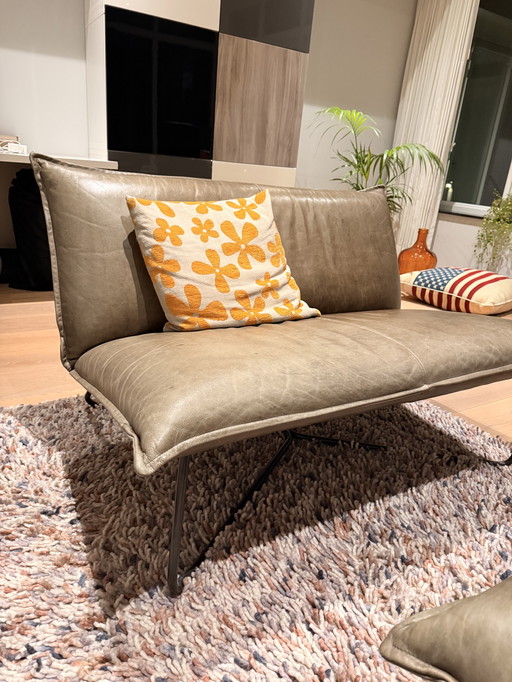 Jess Earl 2 cremalleras con puf de lectura 