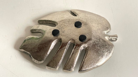 Image 1 of Metal Leaf-Shaped Trinket Tray