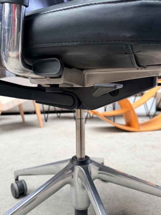 Image 1 of Sedia da ufficio Vitra ID Trim in pelle nera