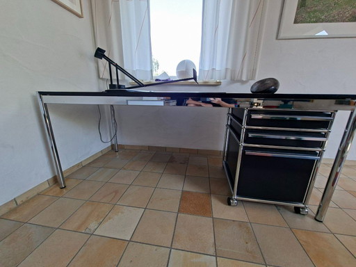 USM Haller Schreibtischanlage inkl. Vitra Chefsessel