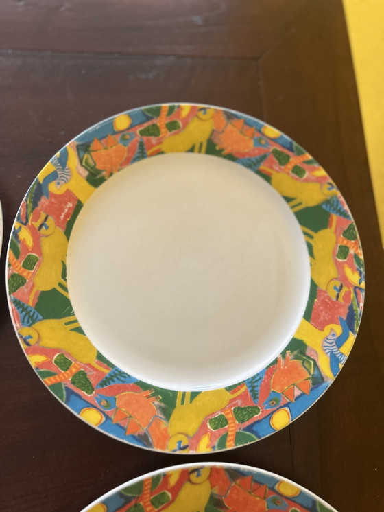 Image 1 of Corneille plates 4 large and 6 small l'ete commençant