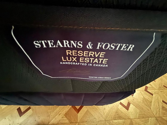 Stearns & Fosters bed met hoofdbord + bedbodem + matras – Tweepersoonsbedden, Textile (photo 10 of 10)