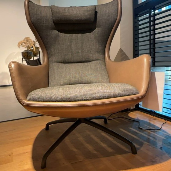 Image 1 of Eyye Puuro fauteuil met poef