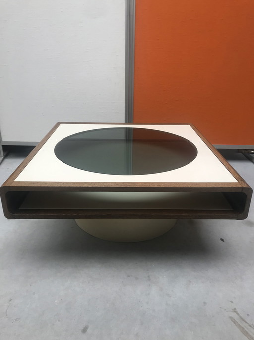 Table basse de l'ère spatiale