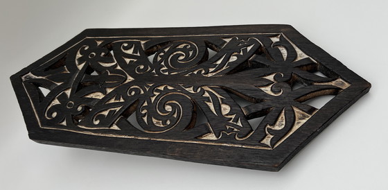 Image 1 of Relieve mural etnográfico tallado a mano, madera oscura, totalmente calado.