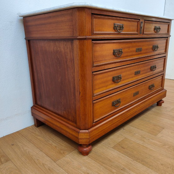 Image 1 of Buffet, commode, chiffonnier ou meuble de salle de bain ancien de style français avec plateau en marbre blanc