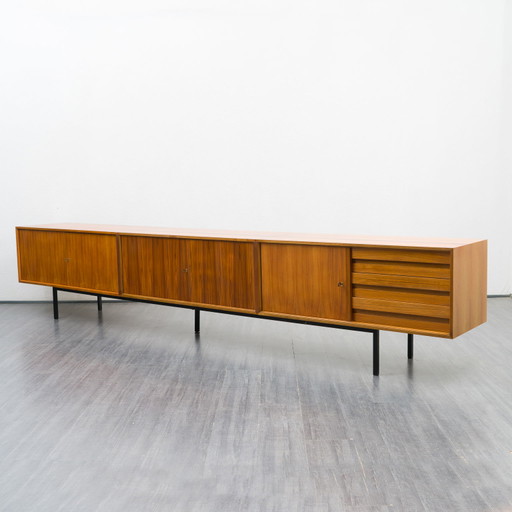 Credenza anni '60, noce, restaurata, extra lunga con 360 cm