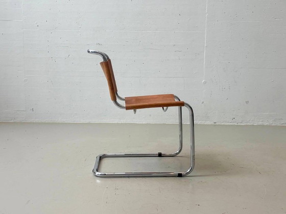 Fauteuil cantilever recouvert d'un magnifique cuir cognac – Leather (photo 16 of 17)