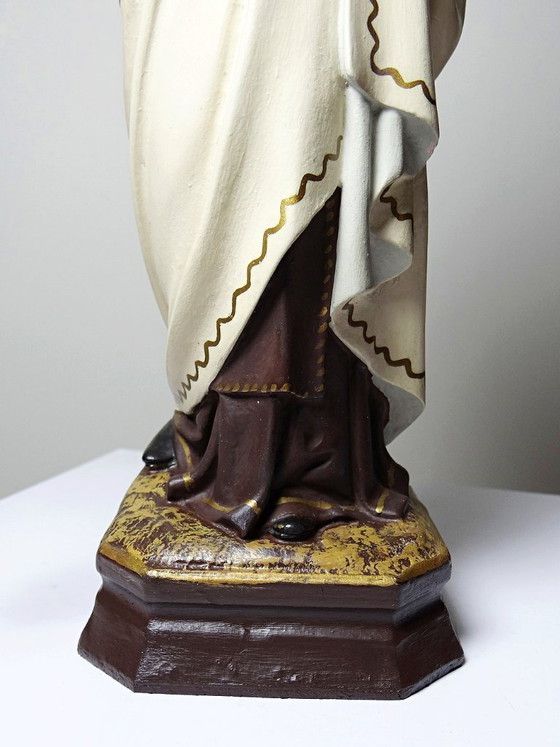 Image 1 of Statuetta in stucco della Madonna del Monte Carmelo, bottega di Olot, occhi di vetro, 1920-1930