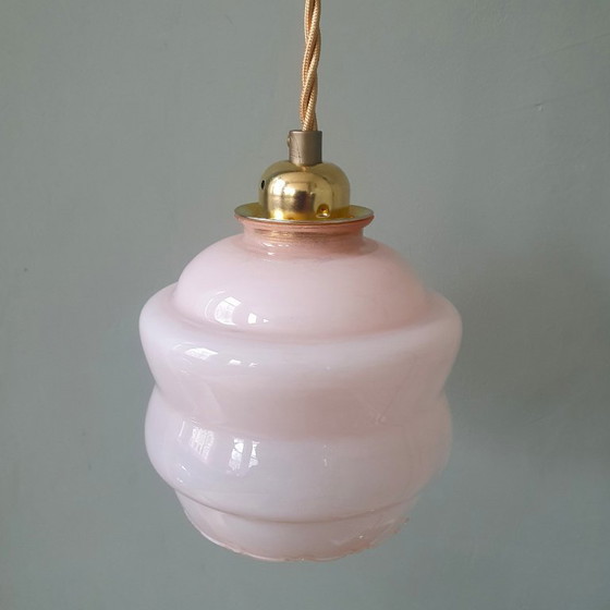 Image 1 of Vintage Franse Hanglamp - Rose Opaline Glas Met Decoratierand