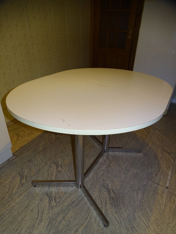 Image 1 of Retro-Esstisch in Weiß und Chrom