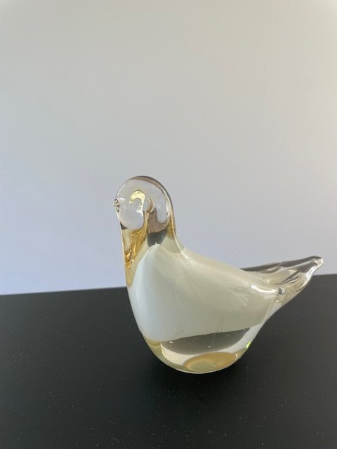 Image 1 of Pájaro con diseño de vidrio: elegante y escultural en vidrio transparente