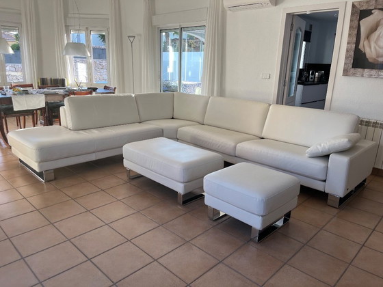 Image 1 of Rolf Benz EGO Ecksofa in weißem Leder mit zwei passenden Hockern – Neuwertiger Zustand