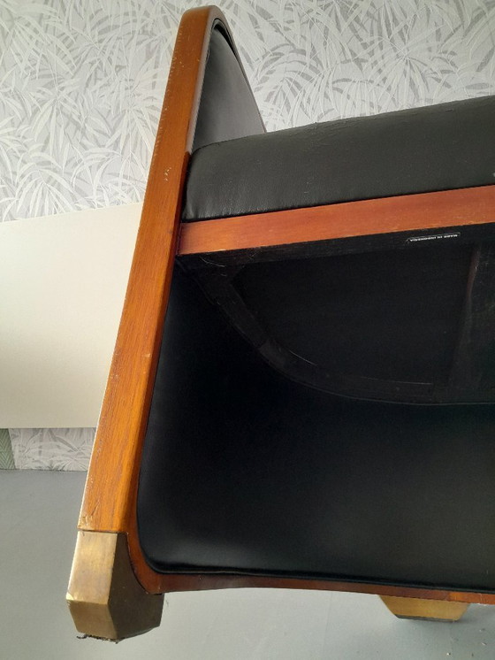 Image 1 of Bench Studio Global Wernicke