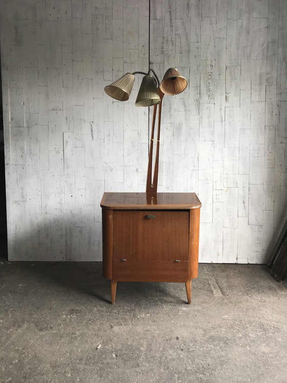 Meuble bar Art Déco en Noyer avec Lampe, années 1950 – Laiton (photo 2 of 7)