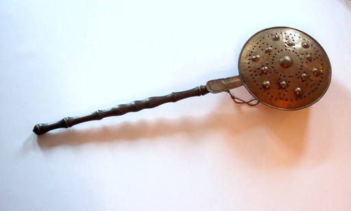 Bedverwarmer - koperen/messing bedpan met houten handvat - jaren 1910