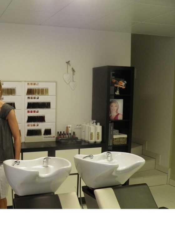 Image 1 of Kappersmeubels 