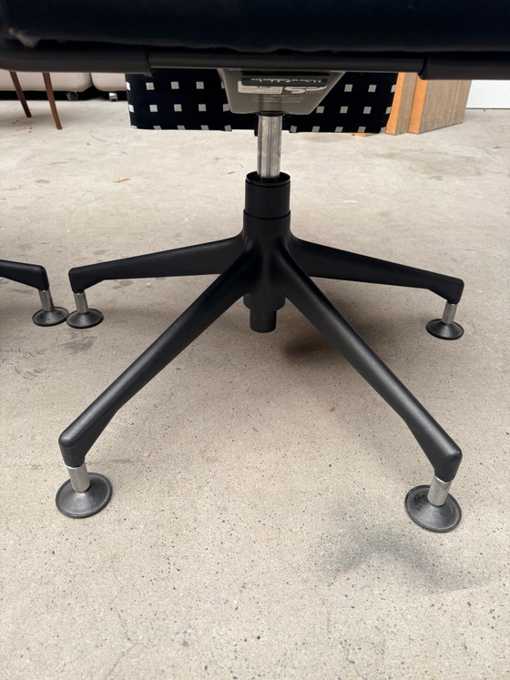Vitra AC1 Office chair, Antonio Citterio (stock: 8), Metal, Plastic, Black (photo 6 of 15)