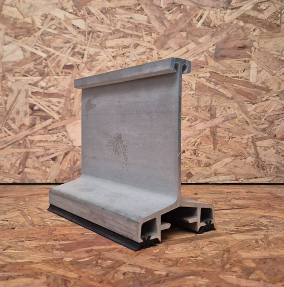 Image 1 of Jean Prouvé: sección de refuerzo de 18 cm - CIMT 1962