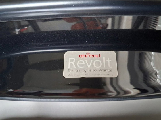 Image 1 of Ahrend Dining area with Revolt chairs