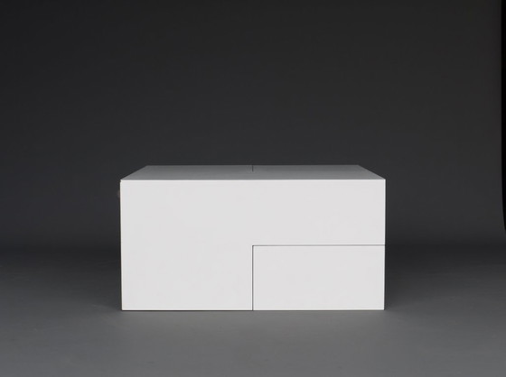 Image 1 of Minimalistischer skulpturaler Couchtisch