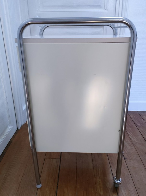 Image 1 of Comodino anni '80 in metallo laccato in acciaio inox