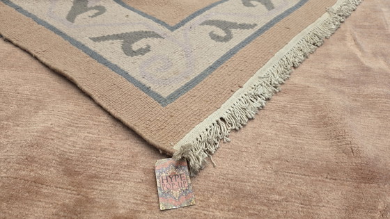 Image 1 of Handgeknüpfter orientalischer Wollteppich im modernen Nepal-Stil, zartrosa, 256 x 352 cm