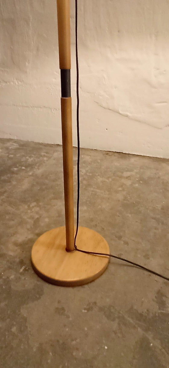 Image 1 of lampadaire vintage à base en bois