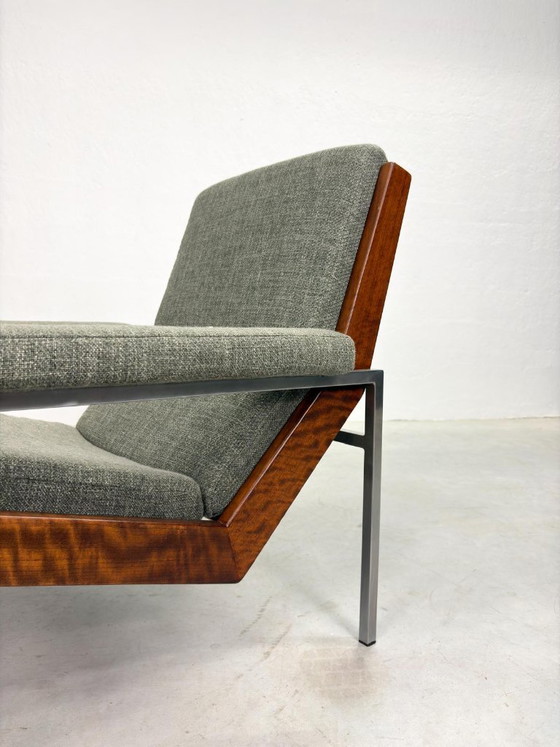 Image 1 of 'Lotus' Dames Fauteuil van Rob Parry voor Gelderland