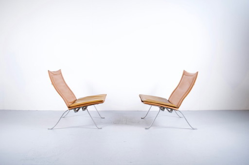 IMPOSANTES PAAR LEDER- UND STAHLSESSEL AUS DEN 1960ER JAHREN