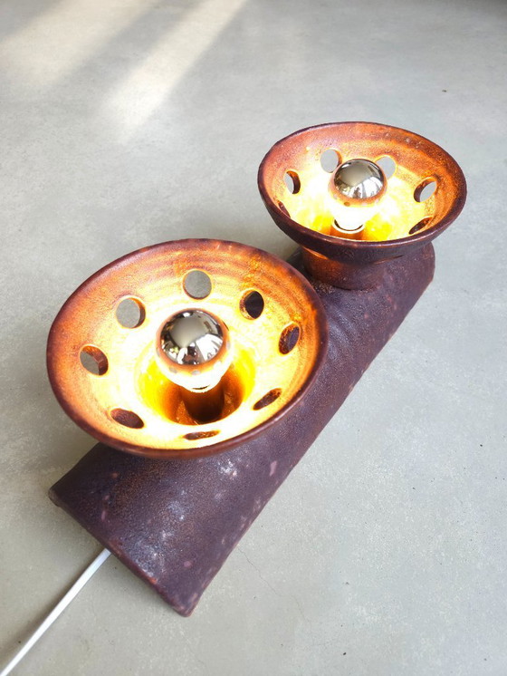Image 1 of Bijzondere bruin-aubergine kleurige keramieken aardewerken vintage wandlamp, west germany fat lava stijl.