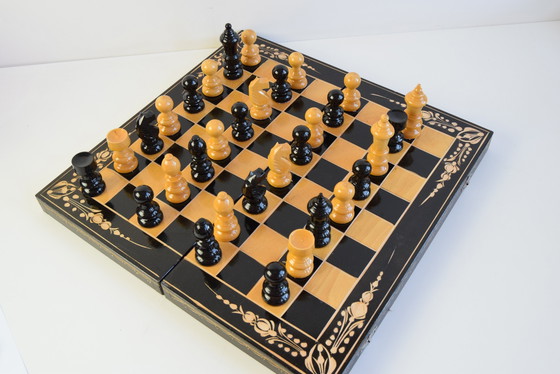 Image 1 of Jeu d'échecs en bois vintage dans une boîte en bois fabriqué en Tchécoslovaquie