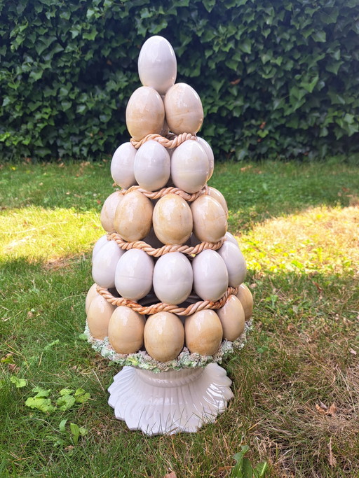 Mid-Century Italiaanse Keramische Eier-Pyramide / Trompe-l'œil XXL