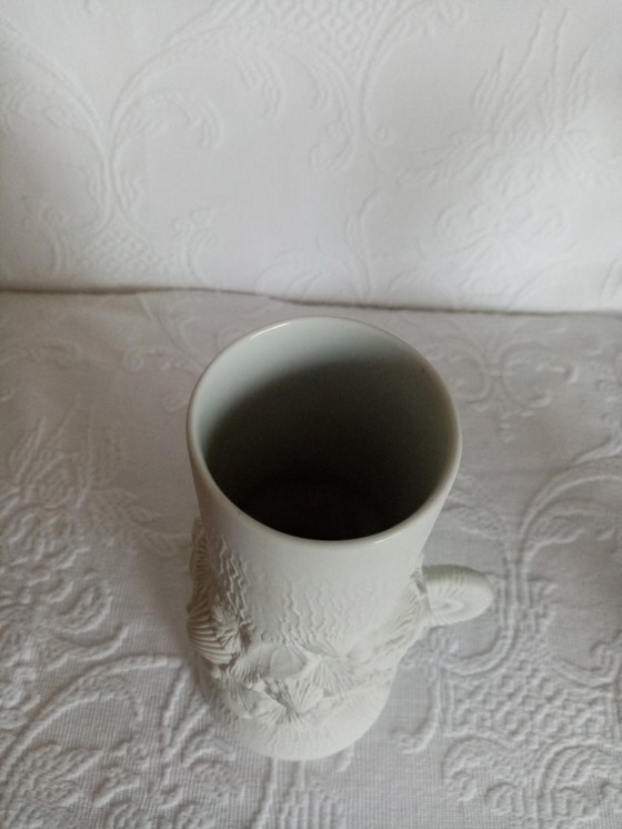 Image 1 of Vaso decorativo fossile "Kaiser" in porcellana biscuit anni '60 (21,50 cm)