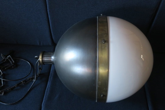 Image 1 of Grande lampada a sospensione Hicks in bronzo e vetro lattimo di Thomas O'Brien, USA