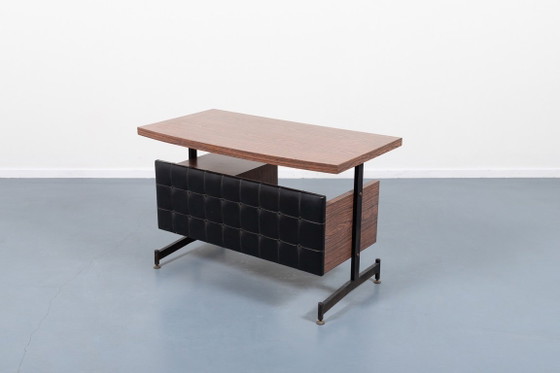 Image 1 of Italiaans modern bureau uit het midden van de 20e eeuw, uit de jaren 60.