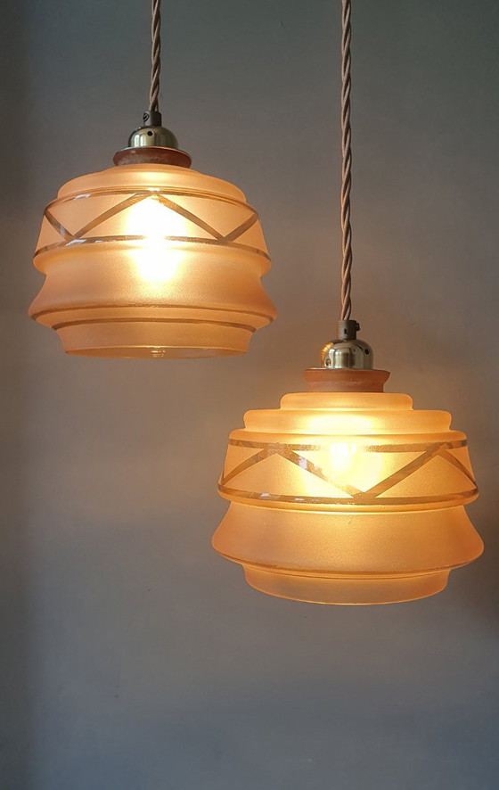 Image 1 of Set Vintage hanglampen - rose opaline glas met frosted textuur en decoratie