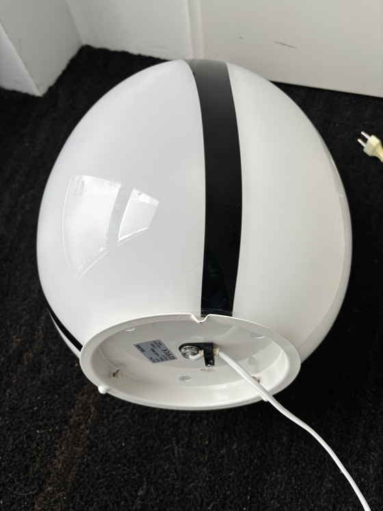 Image 1 of Eglo Leuchten XL Egg lamp vloer-/tafellamp in wit opalineglas met zwarte lijnen
